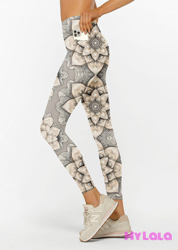 Curvy Pocketed Legging (Cream Beauty)