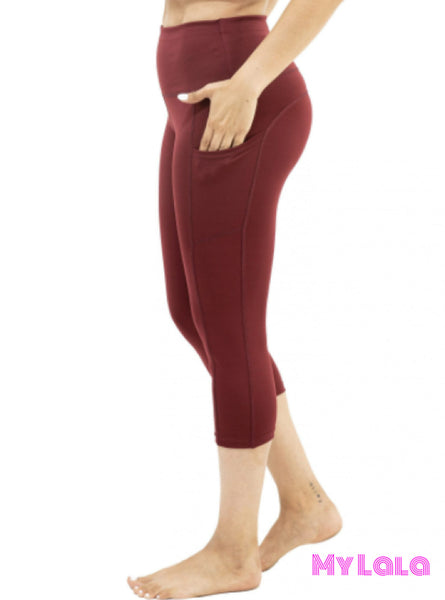 Curvy Pocketed Yoga Softy Capri (Burgundy)