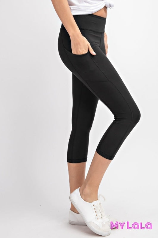 Curvy Pocketed Yoga Softy Capri Activewear (Black) - My Lala Leggings